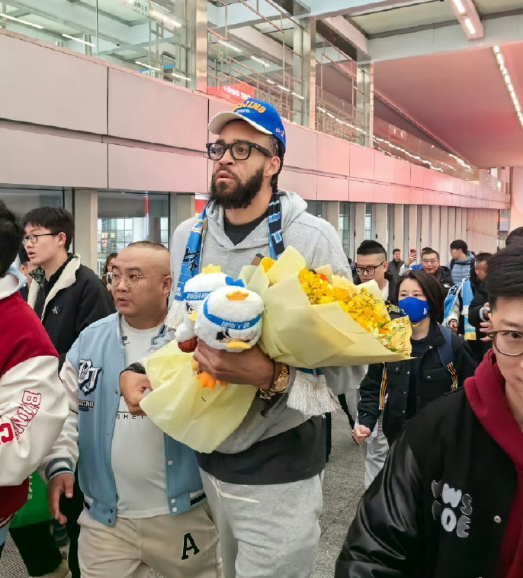 pulse-kaiyun.com-北京男篮官方：麦基正式抵京将穿0号 搭档周琦组超级双塔冲冠